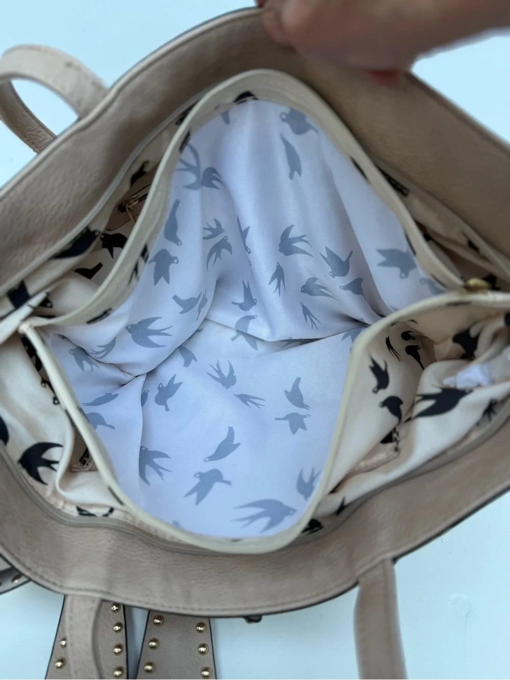 NWT Handbag Republic Studded Bow Tote Bag Beige Vegan Leather Bird Print Lining